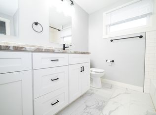 3034 Magnolia Dr, Bettendorf, IA 52722