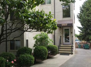 1707 NW 57th St #1, Seattle, WA 98107