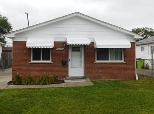 26641 Arlington St, Roseville, MI 48066