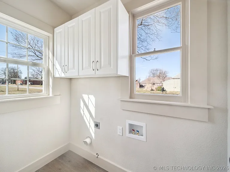 221 W Detroit St — Photo 24