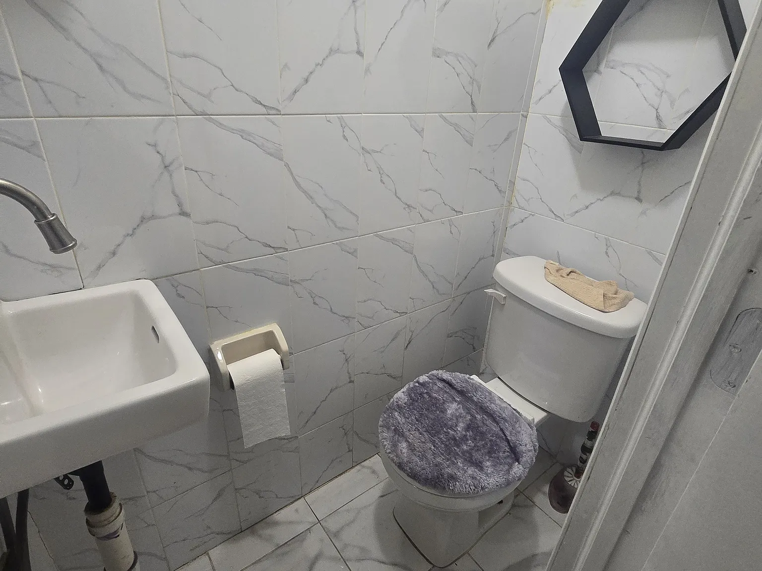 3 bed, 1.5 bath, $3,300 — Photo 2