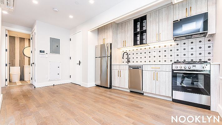 1st image of 216 Bainbridge St #3F