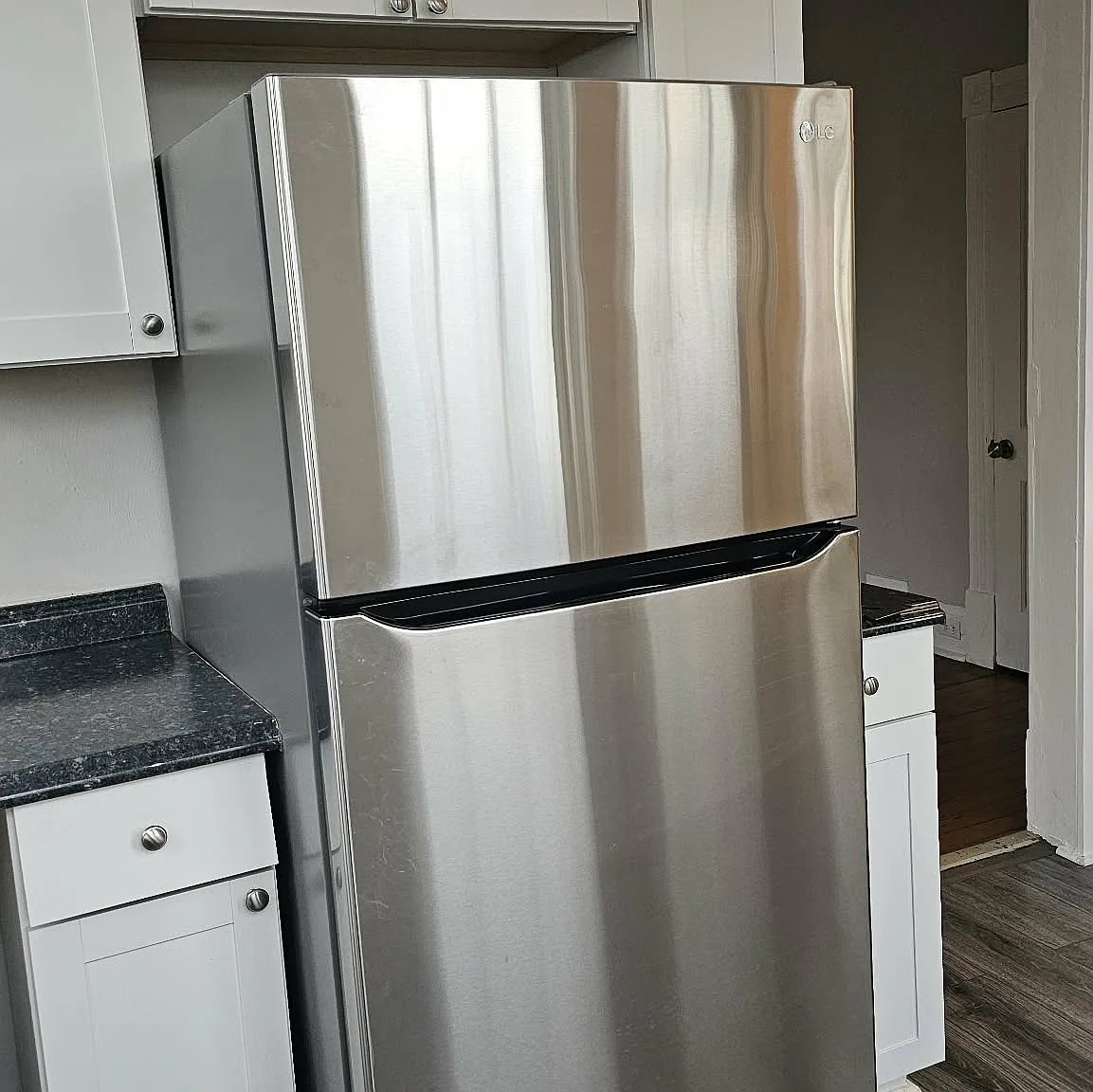 Studio, 720 sqft, $799 — Photo 3