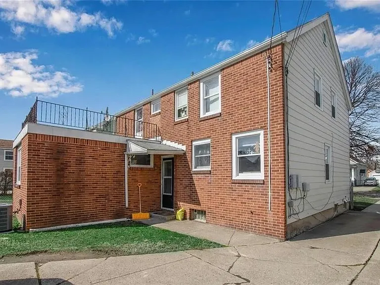 45 Hollywood Ave #2 — Photo 3