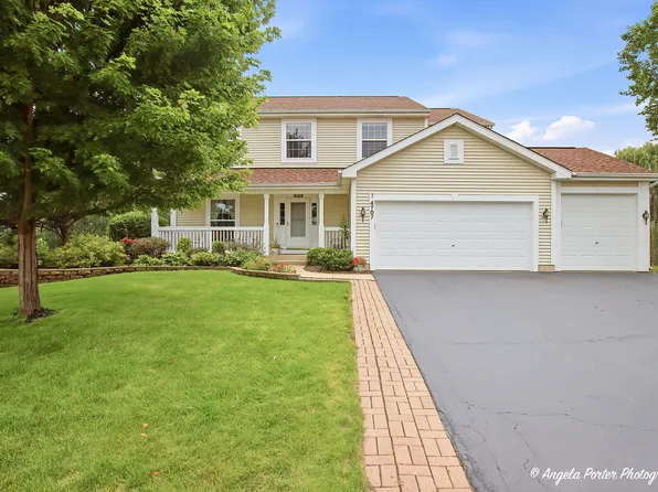 4707 Joyce Ln, McHenry, IL 60050