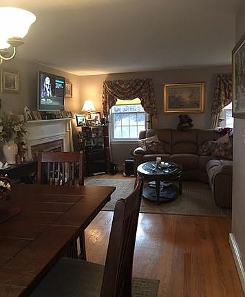 2nd image of 121 Bellevue Ave