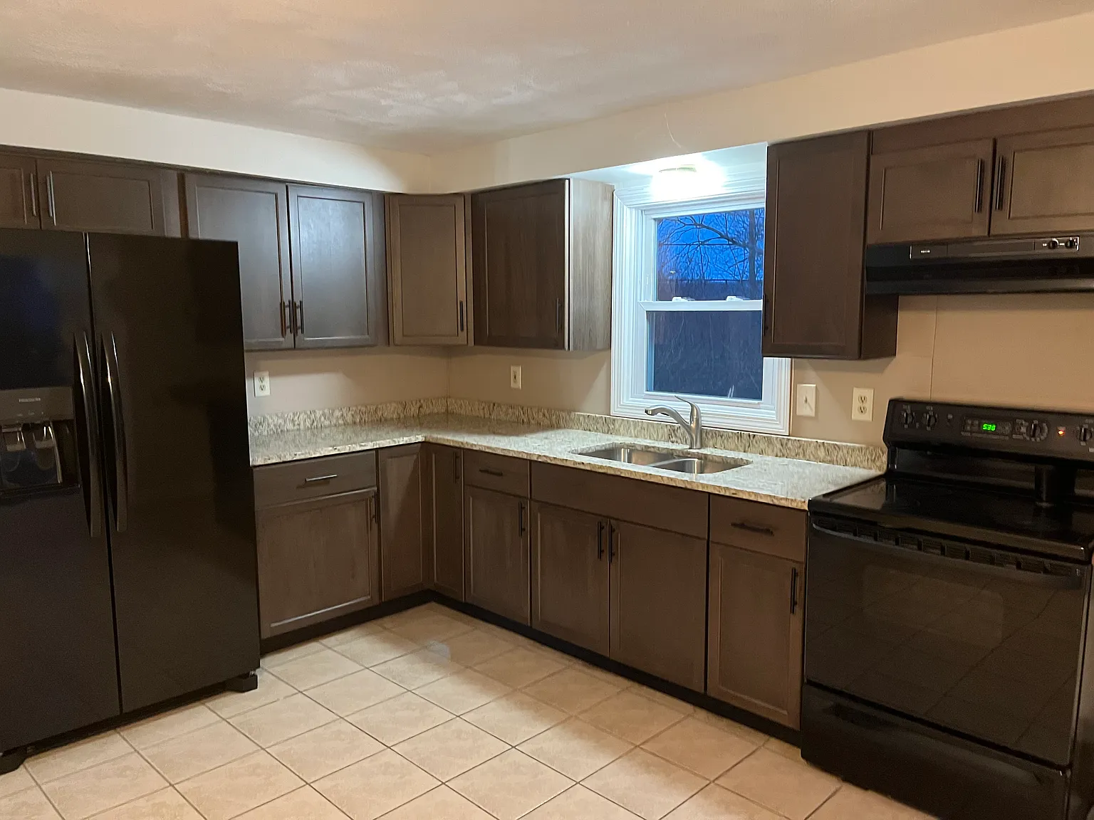 142 New York Ave — Photo 1