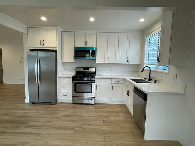 1st image of 1916 Carmen Ave APT 6
