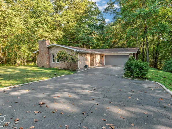 1042 N Farmington Dr, Crawfordsville, IN 47933