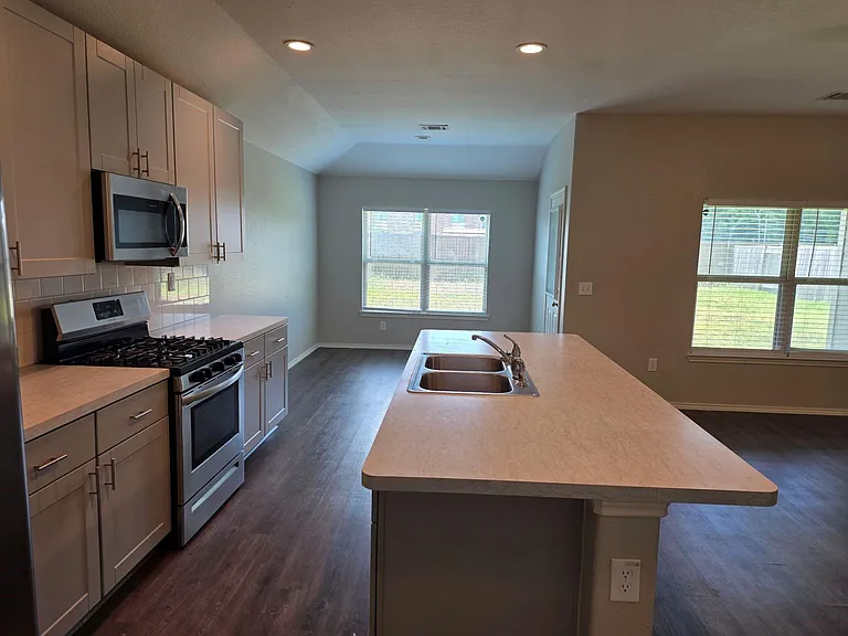 20714 Southern Woods Dr — Photo 12