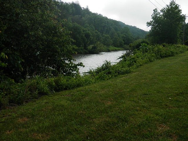 1st image of 9 Crooked Creek Ln