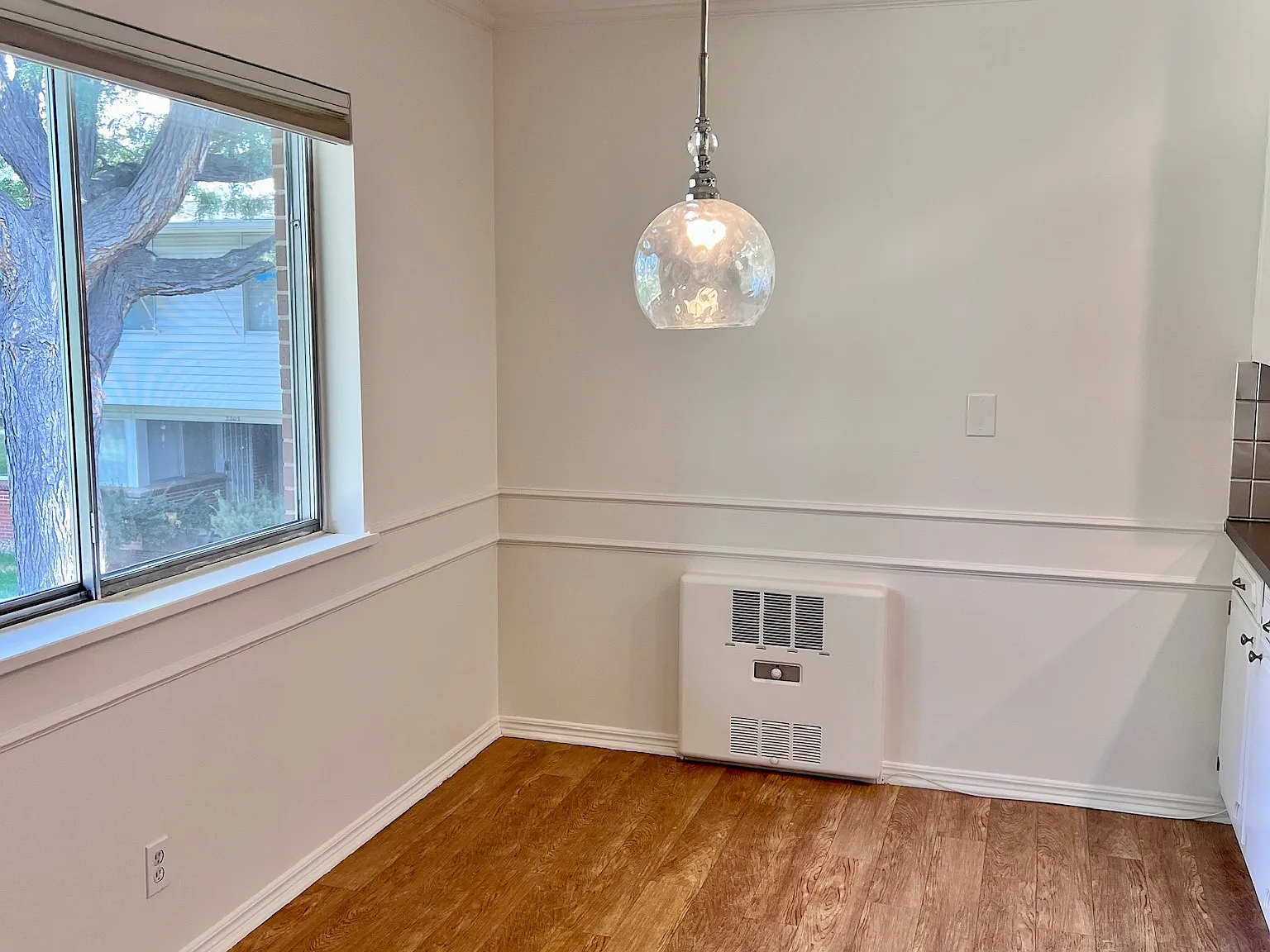 2205 S Holly St — Photo 3
