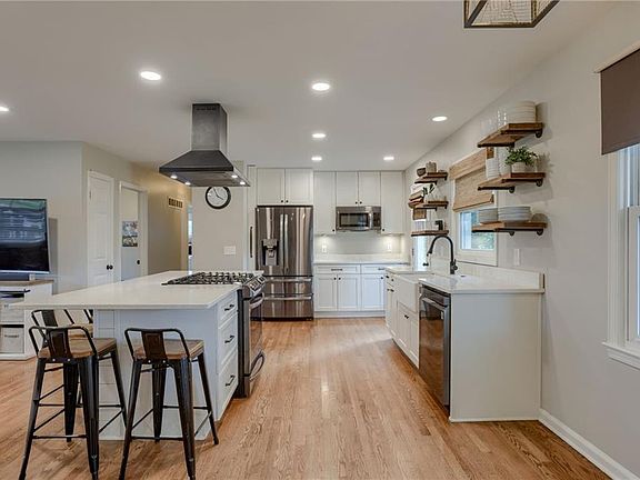 5th image of 10009 W 88th Ter