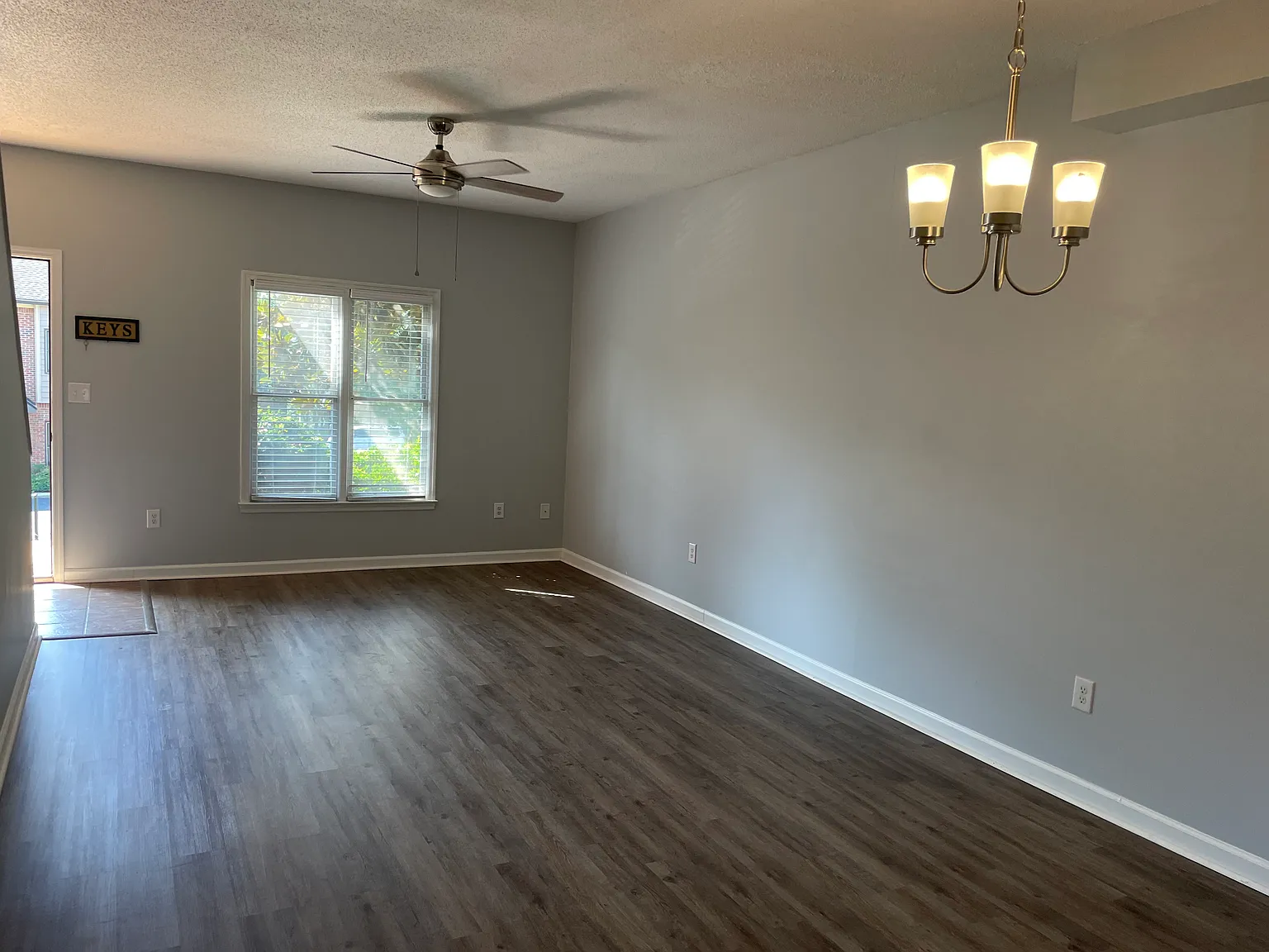 2 bed, 2.5 bath, 1200 sqft, $1,400 — Photo 3