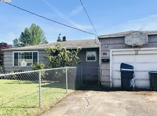 2047 E St, Springfield, OR 97477