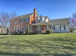 18 Laurel Oak Dr, Boiling Springs, PA 17007