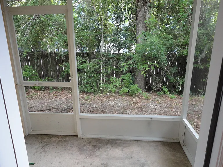 2636 SW 35th Pl #8 — Photo 11