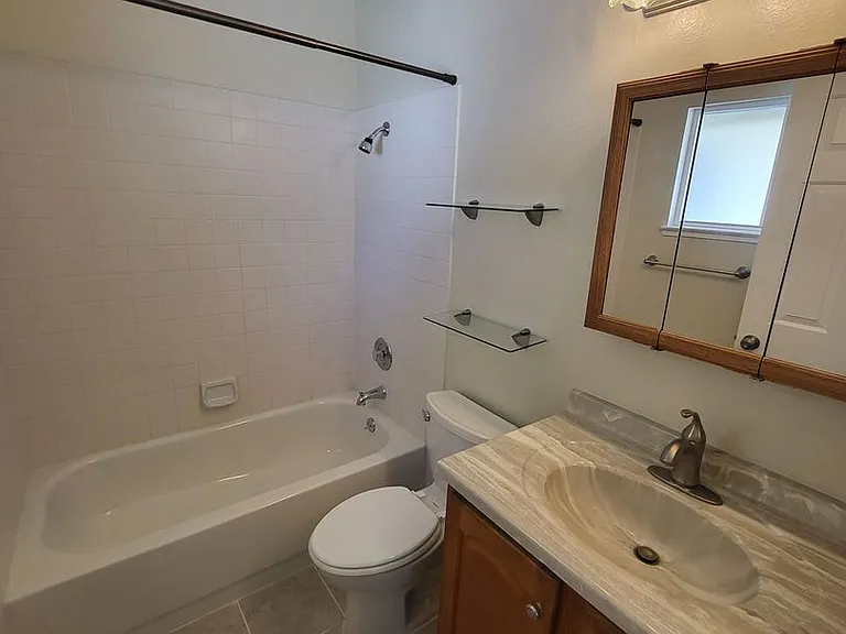 1436 Gregg St — Photo 9