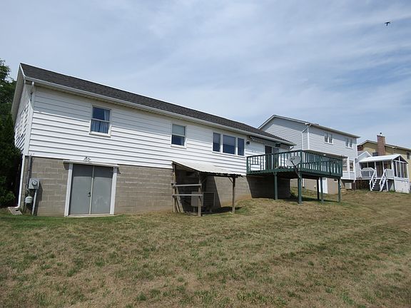 3rd image of 2 Redfern Dr