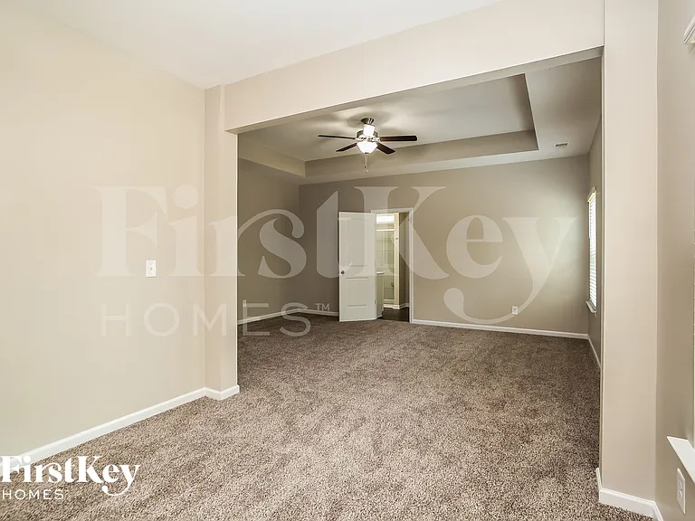 240 Jefferson Ave — Photo 9