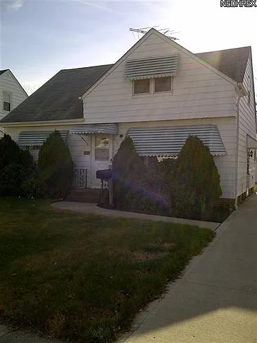 19508 Longview Ave photo 1