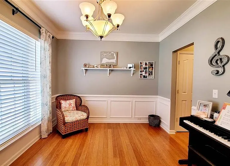 106 Welsford Ct — Photo 4