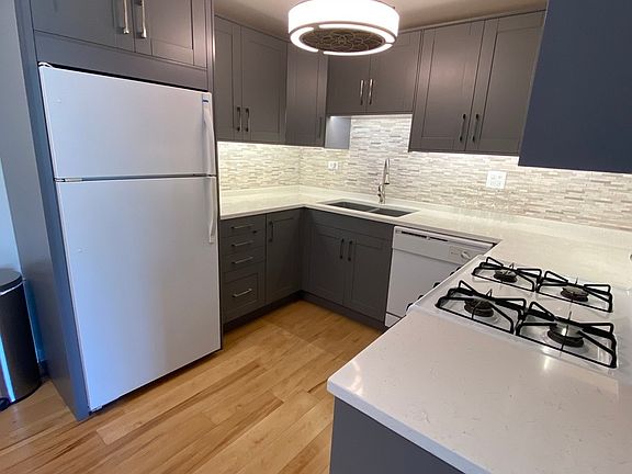 3rd image of 1313 Forestdale Ct #562