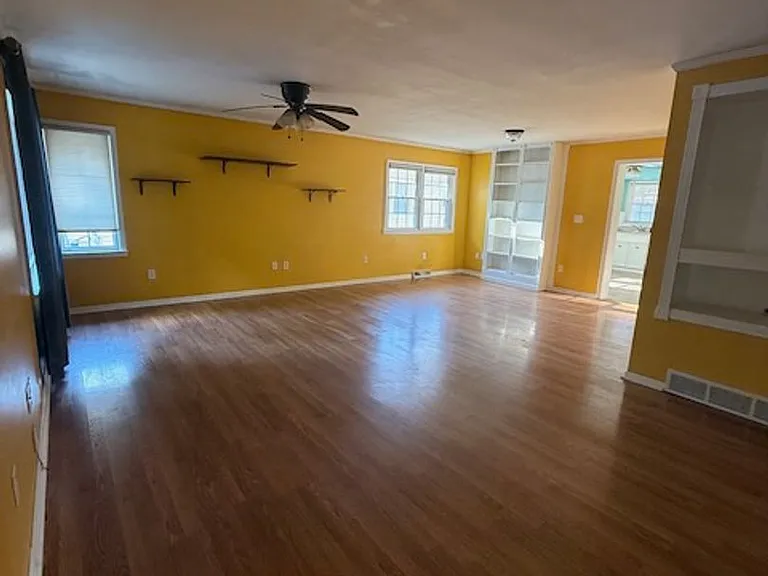 2125 Brentwood Dr — Photo 6