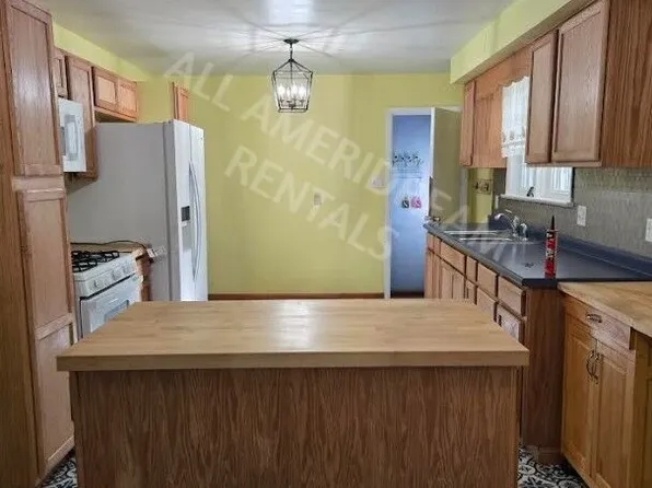 1442 Honda Rd, Hanover, PA 17331