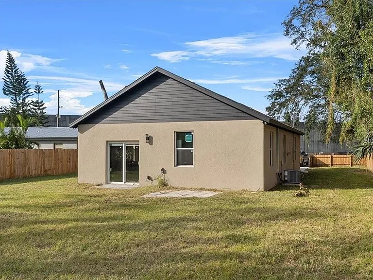 724 W Crescent Dr — Photo 4
