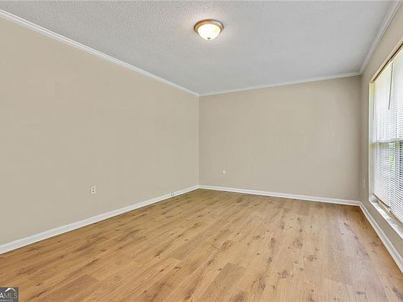 3rd image of 4639 Tell Rd SW