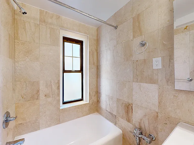 95 Christopher St #10J — Photo 11