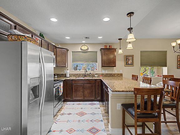 4th image of 3175 Crestview Dr