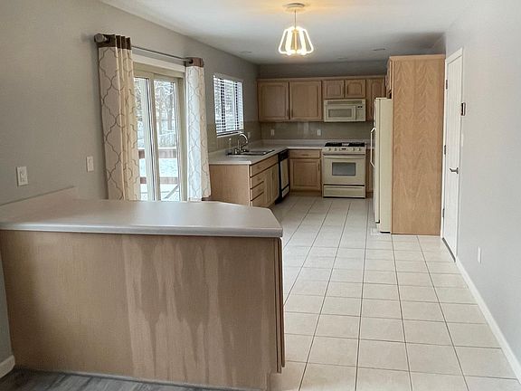 3rd image of 3012 Armona Dr