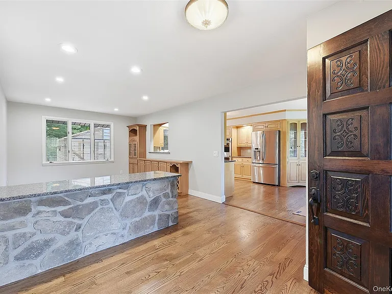 475 N Riverside Rd — Photo 13