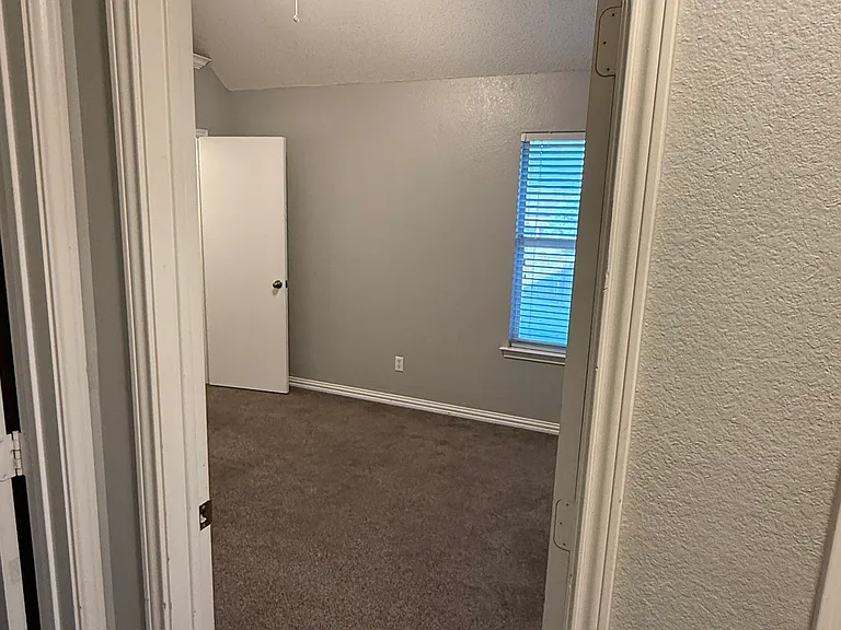 850 Golden Valley Ct — Photo 8