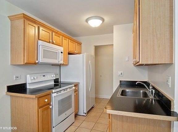 5th image of 820 Seward St APT 1D