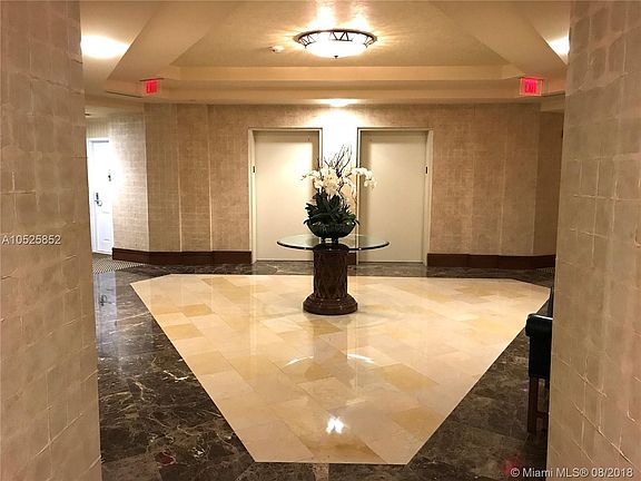 5th image of 19501 W Country Club Dr Ph 10