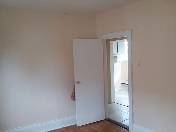 3rd image of 42 Hancock St