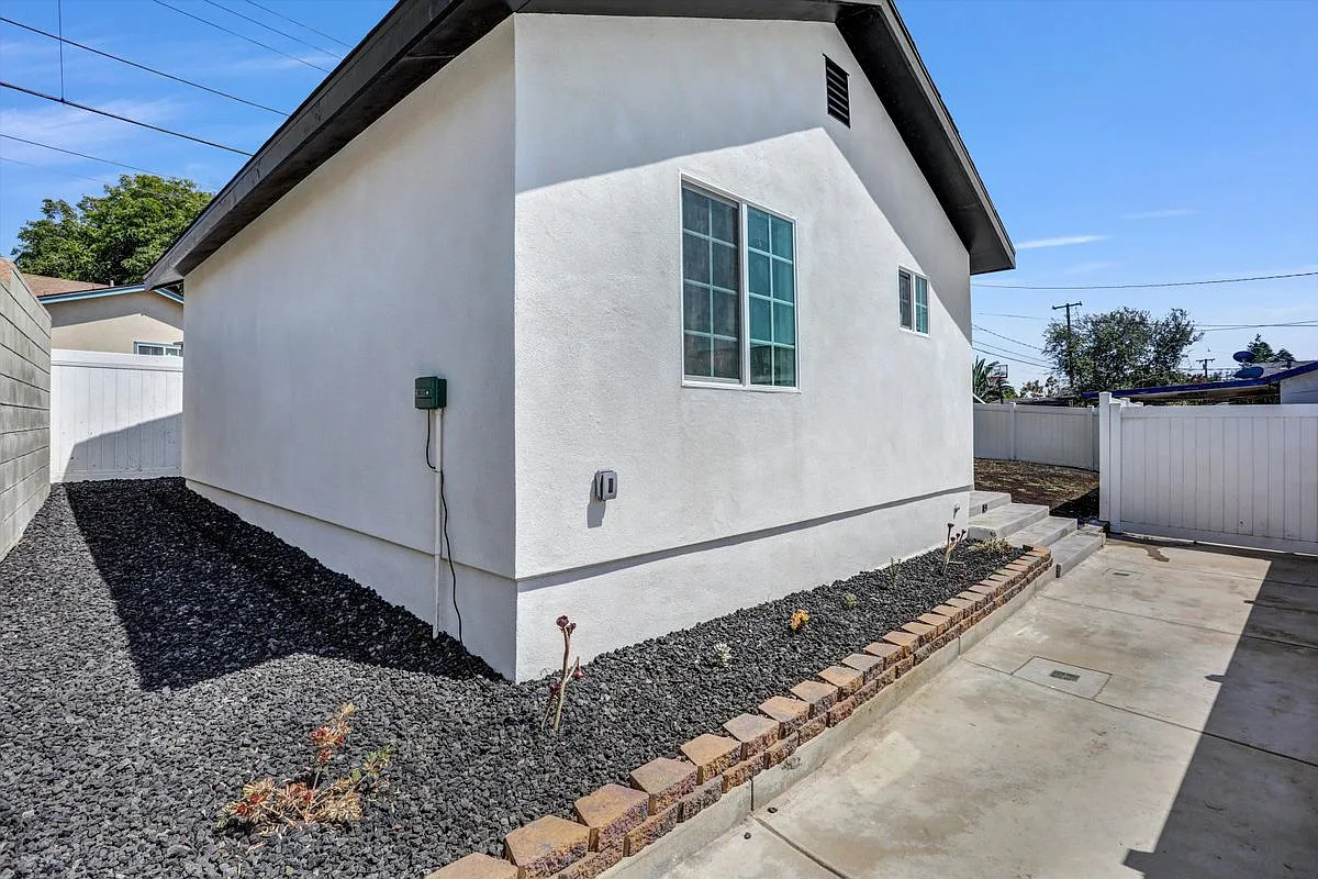 2 bed, 1.0 bath, 750 sqft, $3,000 — Photo 3