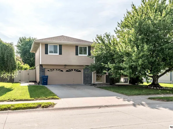 8111 S 152nd St, Omaha, NE 68138