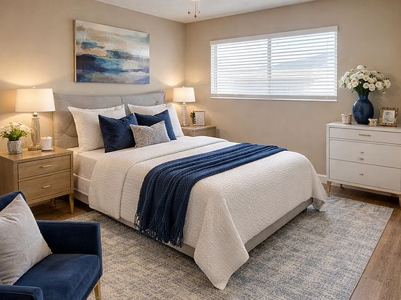 4th image of 2391 Locust Ave #7