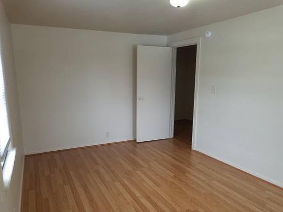 5th image of 602 5th St #1/2