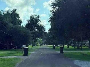 612 Light St, Anahuac, TX 77514
