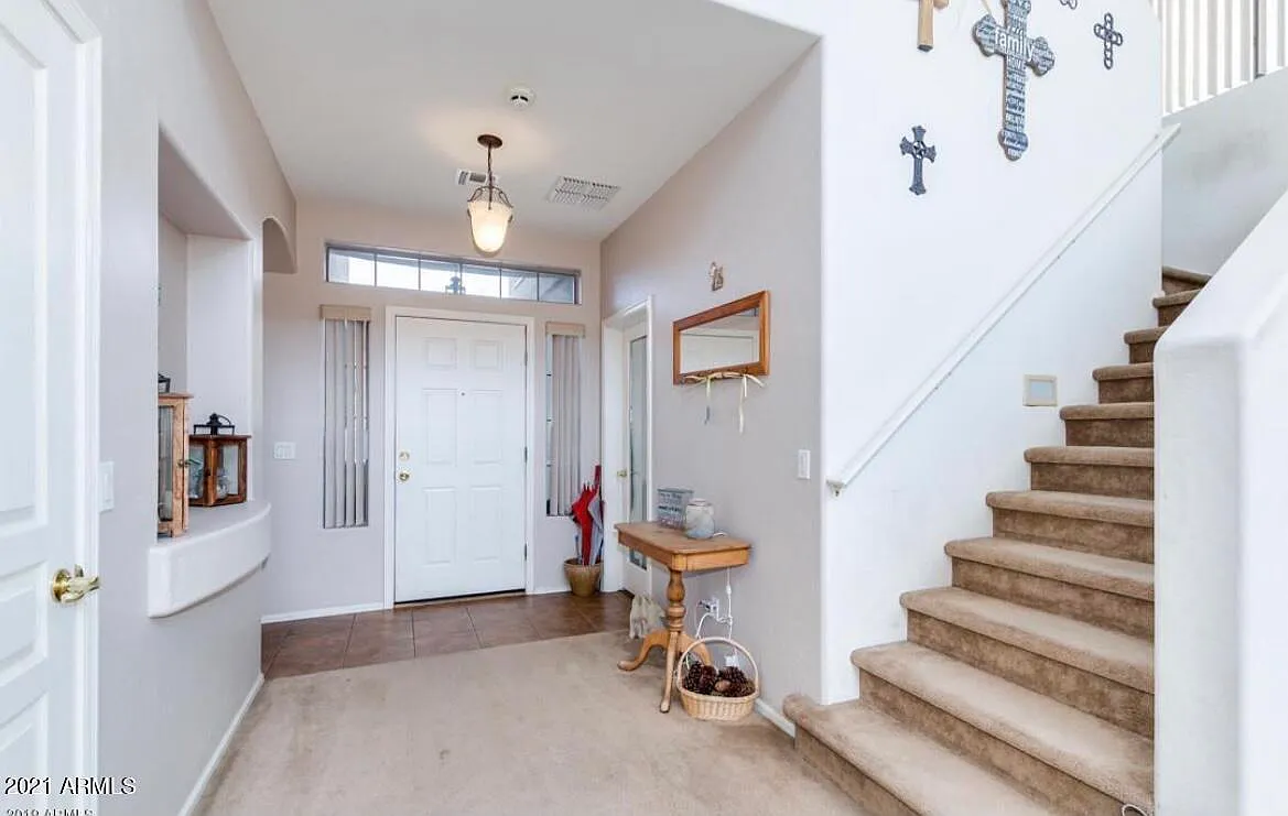 5 bed, 3.0 bath, 2848 sqft, $2,795 — Photo 4