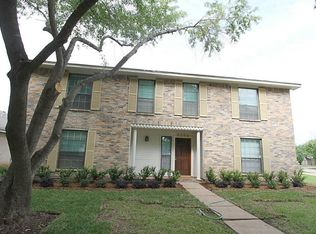 3339 Kempwood Dr, Sugar Land, TX 77479