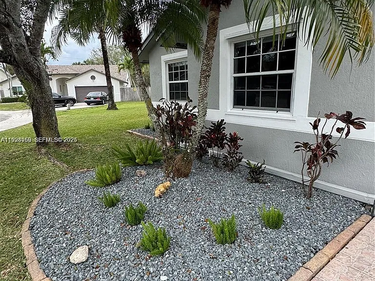 8965 SW 59th Ct — Photo 11