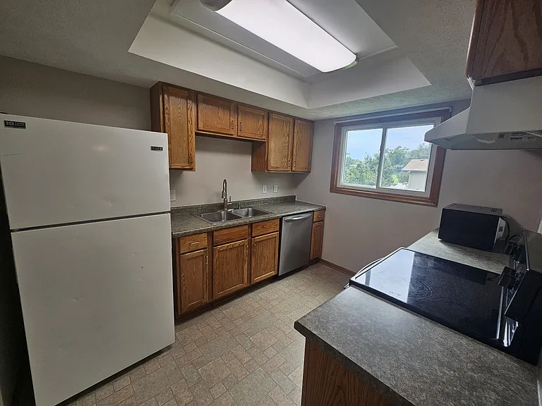 6234 S 140th Ave — Photo 7