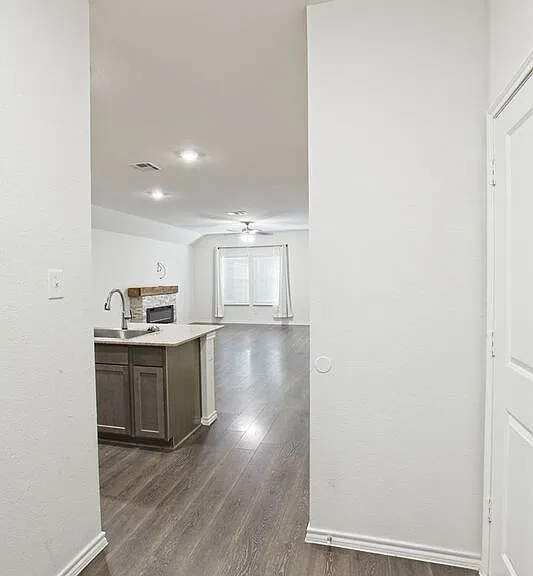 1111 Emerald Gate Dr — Photo 36