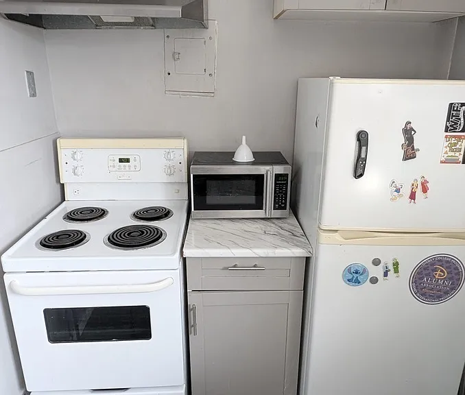 685 University Ave W #11 — Photo 7